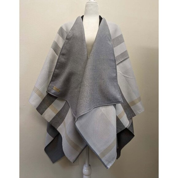 Burberry Charlotte Reversible Solid to Check Wool Cape Light Grey 140*14… - Picture 5 of 9